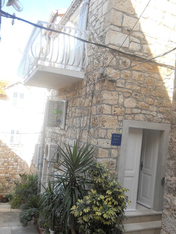 Apartments Ada Novak Hvar Town Room photo